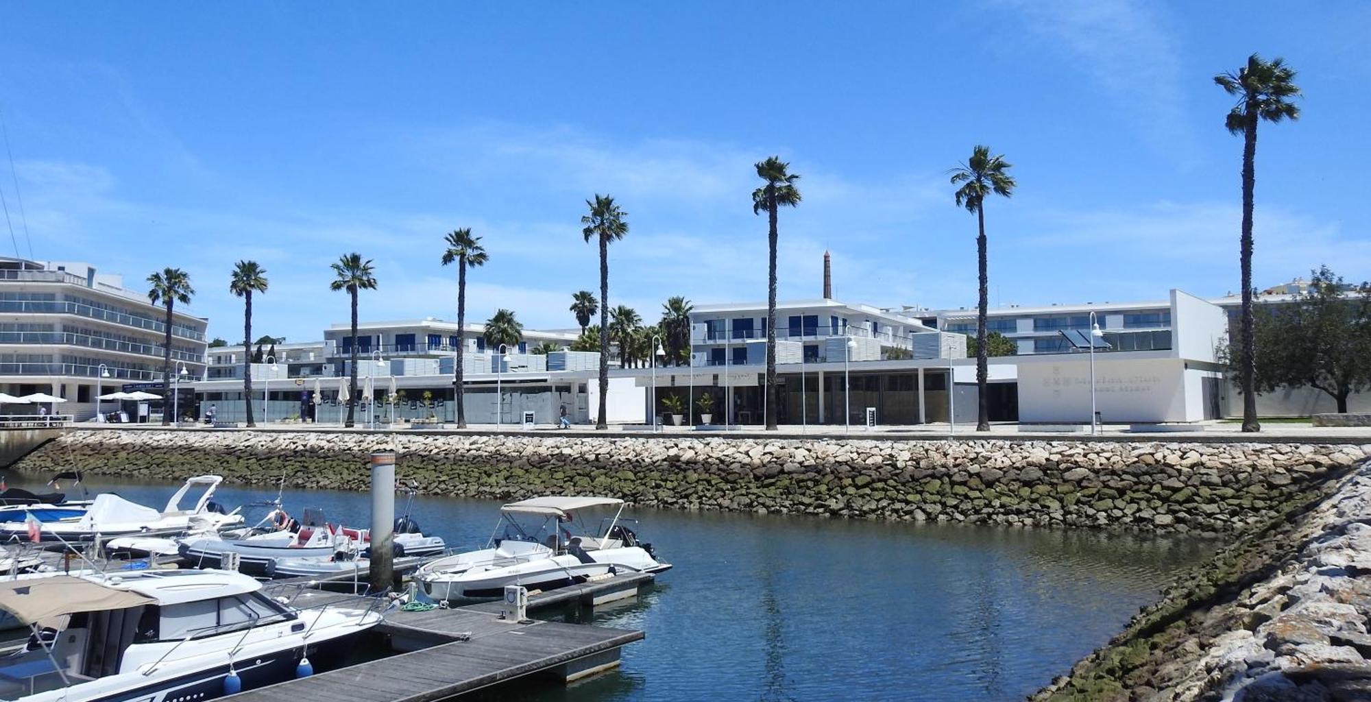 Kates Place By Lagos Marina Luaran gambar